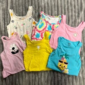 Bundle of girls medium tanks